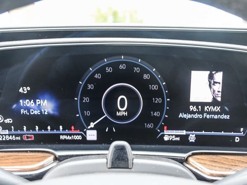 Used 2023 Cadillac Escalade ESV Sport Platinum w/ LPO, ONYX Package image 21