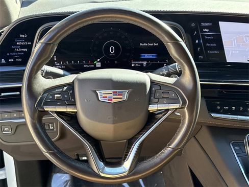 Used 2021 Cadillac Escalade Premium Luxury image 21