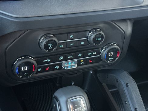 New 2025 Ford Bronco Badlands w/ Sasquatch Package image 21