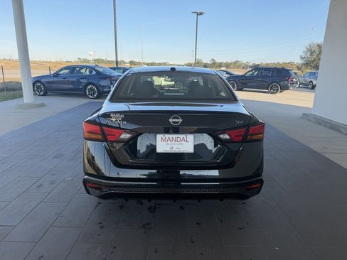 Used 2024 Nissan Altima 2.5 SV image 7