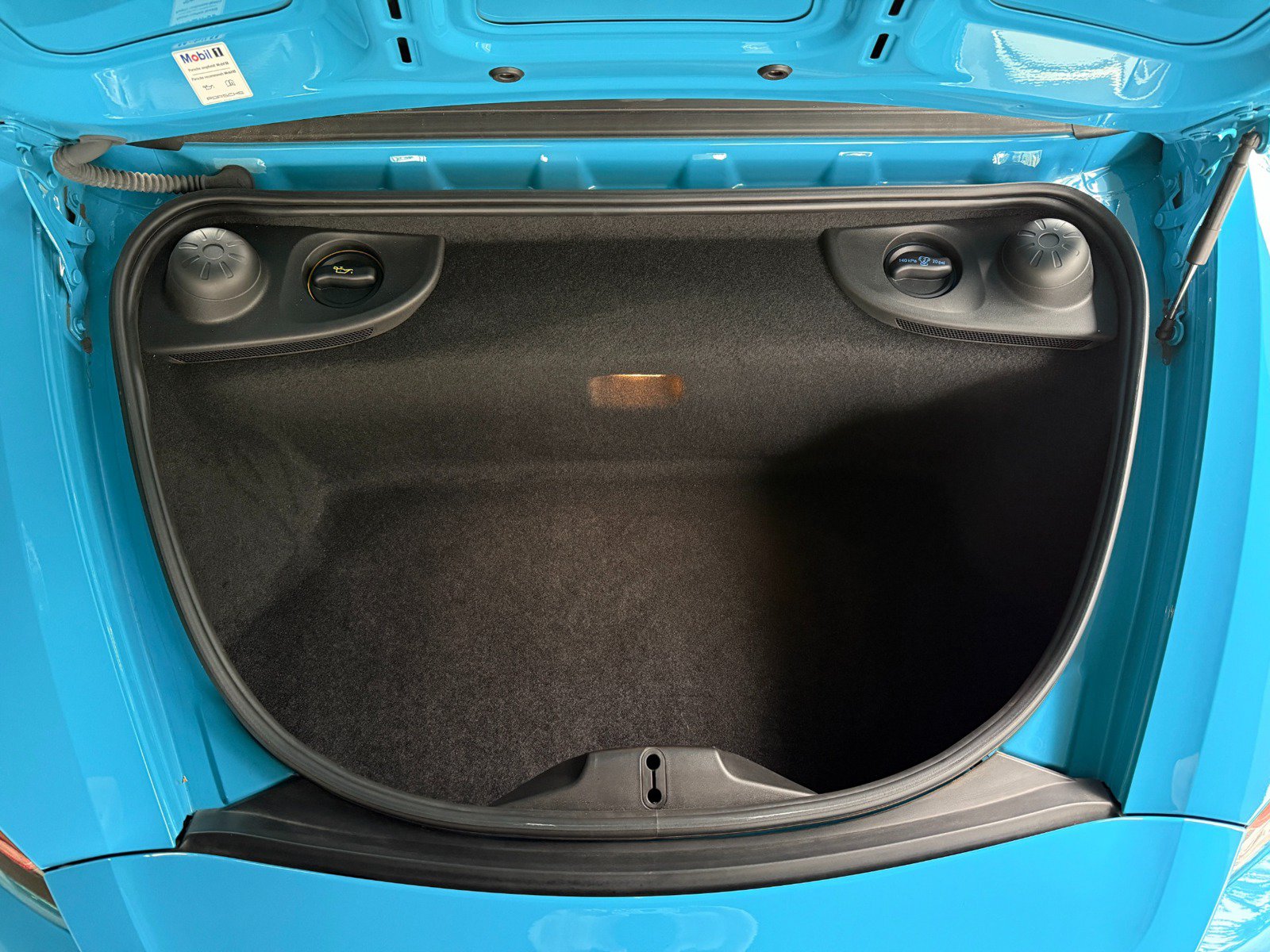 Used 2021 Porsche 718 Boxster RWD image 29
