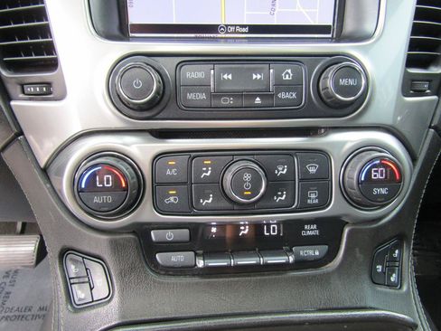 Used 2016 Chevrolet Suburban LTZ RWD image 25