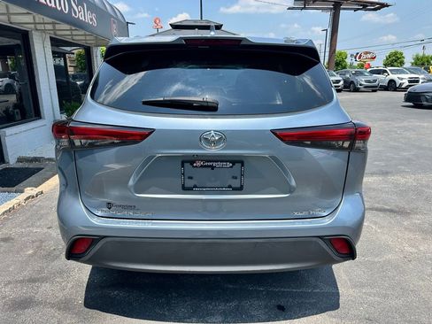 Used 2022 Toyota Highlander XLE image 27