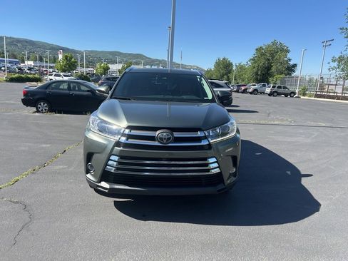Used 2019 Toyota Highlander Limited Platinum AWD/4WD image 11