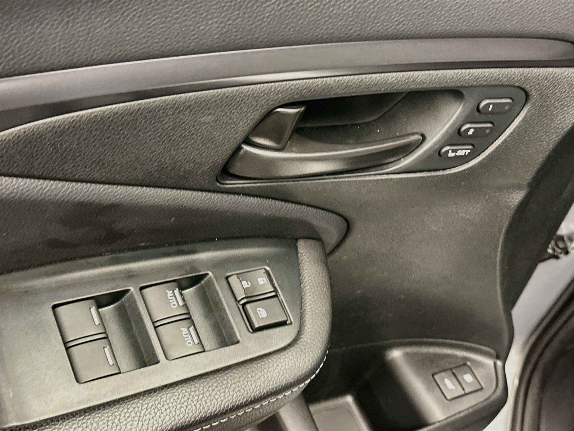 Used 2023 Honda Passport EX-L image 15