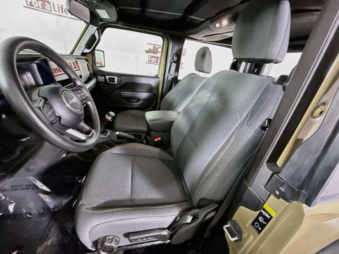 Used 2025 Jeep Wrangler Sport AWD/4WD image 23