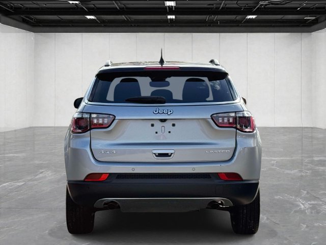 Used 2023 Jeep Compass Limited AWD/4WD image 7