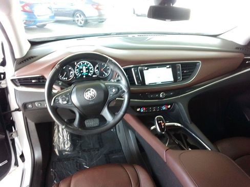 Used 2018 Buick Enclave Avenir w/ Avenir Technology Package AWD/4WD image 7