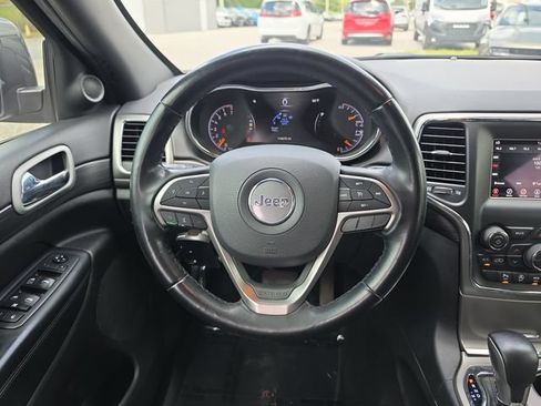 Used 2021 Jeep Grand Cherokee Laredo RWD image 10