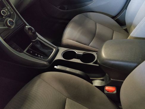 Used 2016 Hyundai Elantra SE FWD image 26