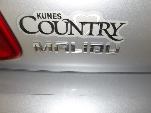 Used 2010 Chevrolet Malibu LS image 33