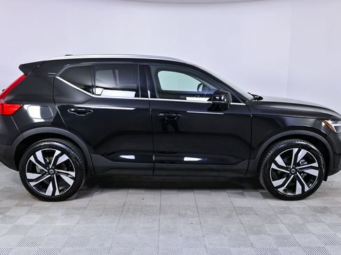 Certified 2025 Volvo XC40 B5 Plus image 28