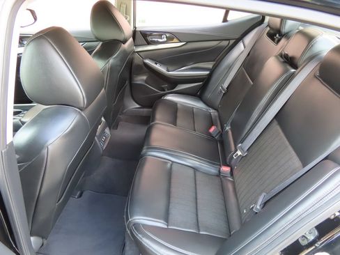 Used 2023 Nissan Maxima SL FWD image 31