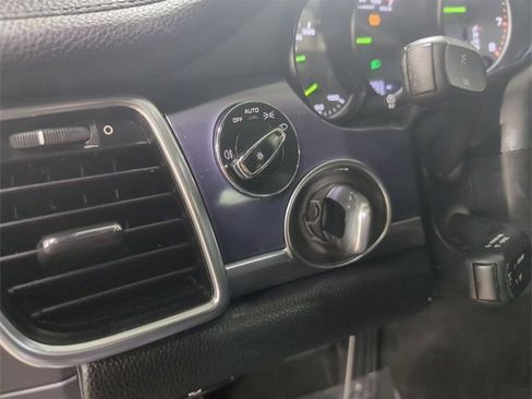 Used 2014 Porsche Panamera S image 16