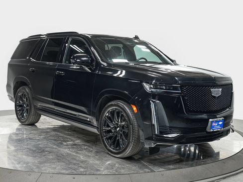 Used 2024 Cadillac Escalade Sport Platinum w/ LPO, ONYX Package AWD/4WD image 9