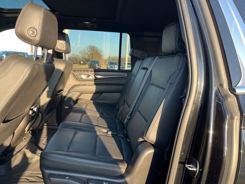 Used 2022 GMC Yukon XL Denali image 27