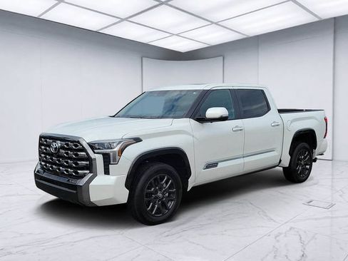 Used 2025 Toyota Tundra Platinum AWD/4WD image 2