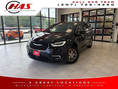 Used 2024 Chrysler Pacifica Touring-L