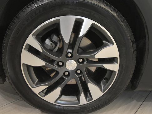 Used 2018 Buick Regal Essence w/ Driver Confidence Package #1 AWD/4WD image 11