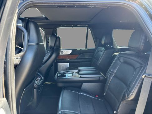 Used 2019 Lincoln Navigator Reserve AWD/4WD image 11