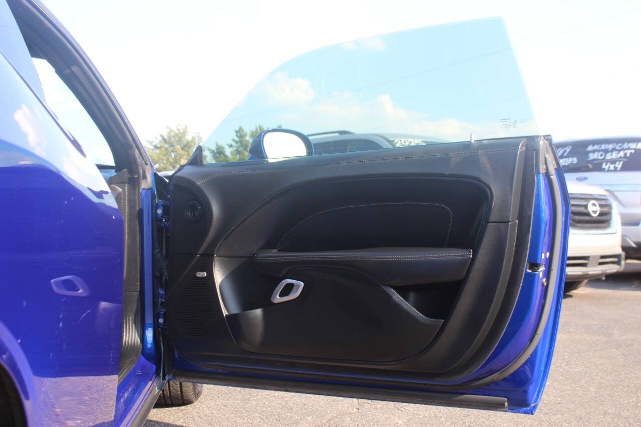 Used 2022 Dodge Challenger SXT w/ Plus Package RWD image 12
