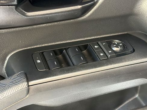 Used 2024 Toyota Tacoma SR5 w/ SR5 Upgrade Package AWD/4WD image 13