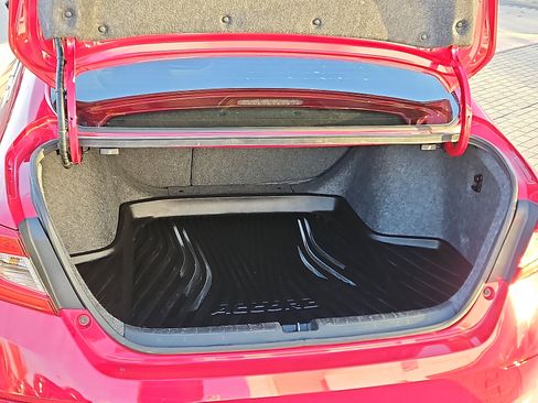 Used 2018 Honda Accord Sport image 7