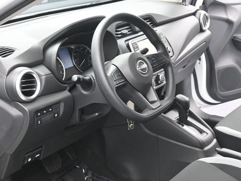 Certified 2025 Nissan Versa S w/ Trunk Package image 7