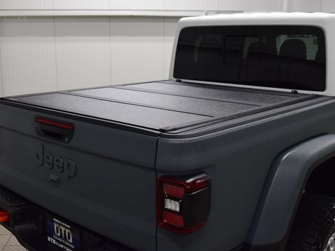 Used 2026 Jeep Gladiator Mojave AWD/4WD image 24
