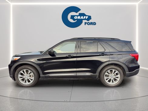 Used 2021 Ford Explorer XLT w/ Equipment Group 202A AWD/4WD image 11