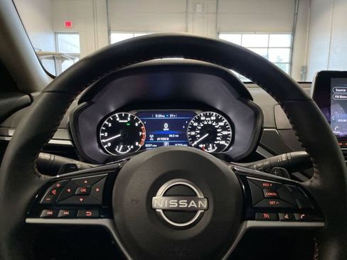 Used 2025 Nissan Altima 2.5 SR image 21