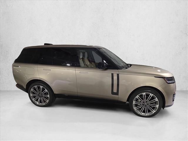 Used 2024 Land Rover Range Rover SE AWD/4WD image 4