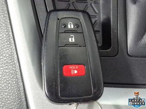 Used 2024 Toyota RAV4 XLE FWD image 28