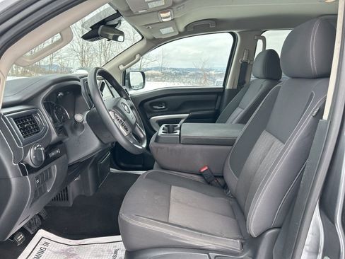 Used 2022 Nissan Titan SV image 26