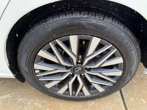 Used 2025 Nissan Altima 2.5 SV FWD image 26