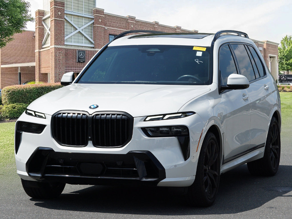 Used 2023 BMW X7 xDrive40i w/ Executive Package AWD/4WD image 4