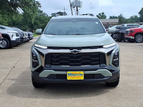 Used 2026 Chevrolet Equinox ACTIV AWD/4WD image 2