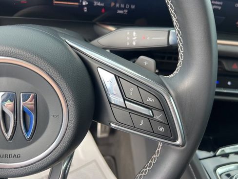 Certified 2025 Buick Envision Sport Touring image 17