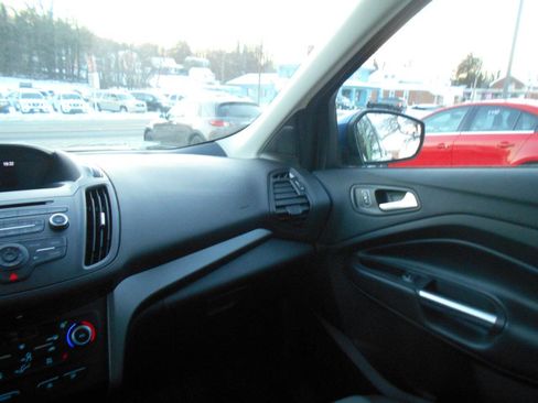 Used 2018 Ford Escape SE image 13