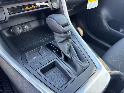 Used 2025 Toyota RAV4 XLE w/ Convenience Package image 24