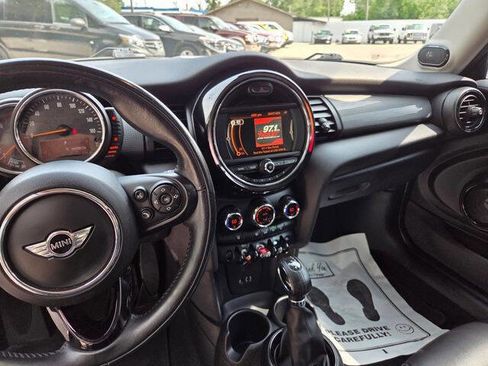 Used 2017 MINI Cooper 2-Door Hardtop FWD image 16