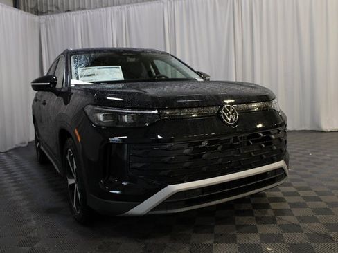 New 2026 Volkswagen Tiguan SE image 28