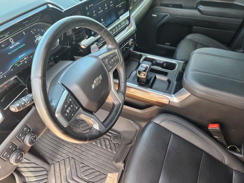 Used 2023 Chevrolet Silverado 1500 LT Trail Boss w/ LT Trail Boss Premium Package AWD/4WD image 14