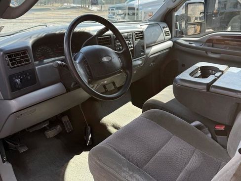 Used 2004 Ford F250 XL image 9