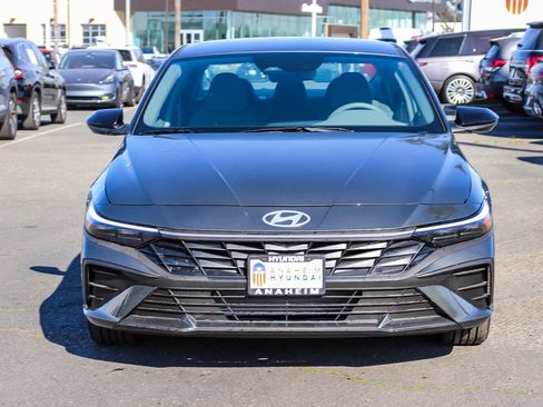 New 2025 Hyundai Elantra Sport image 3