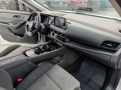Used 2021 Nissan Rogue S FWD image 24