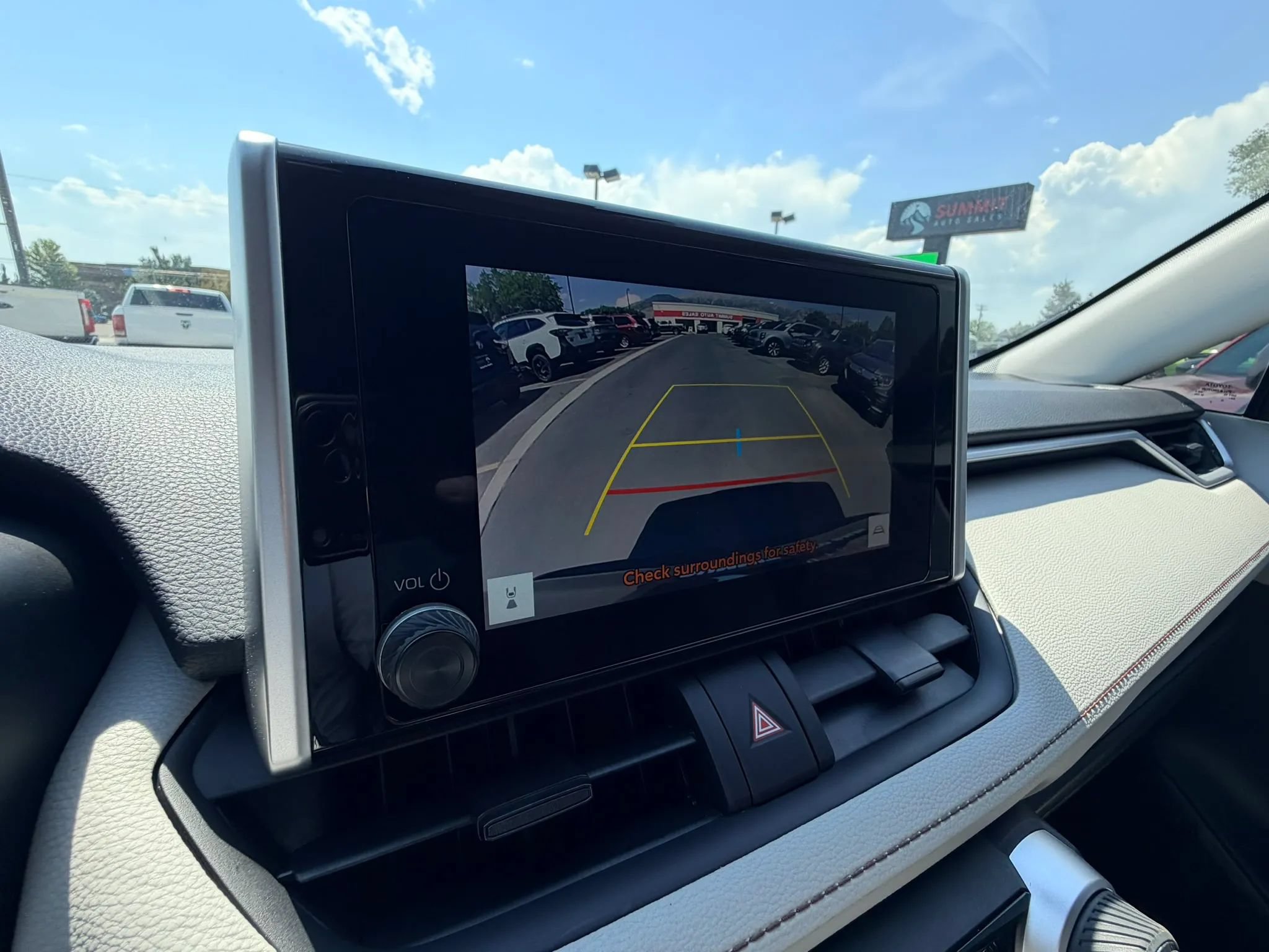 Used 2025 Toyota RAV4 XLE w/ Weather Package AWD/4WD image 19
