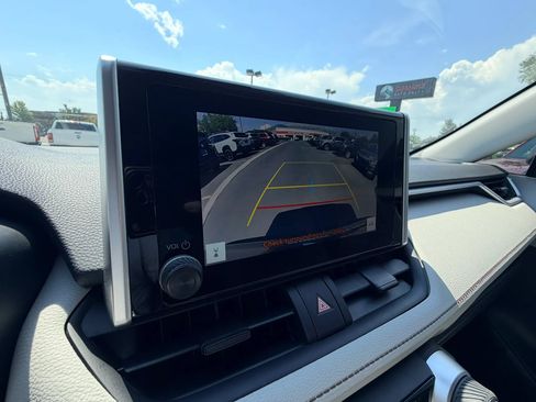 Used 2025 Toyota RAV4 XLE w/ Weather Package AWD/4WD image 19