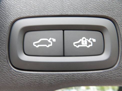 New 2026 Volvo XC60 B5 Ultra w/ Protection Package Premier image 26