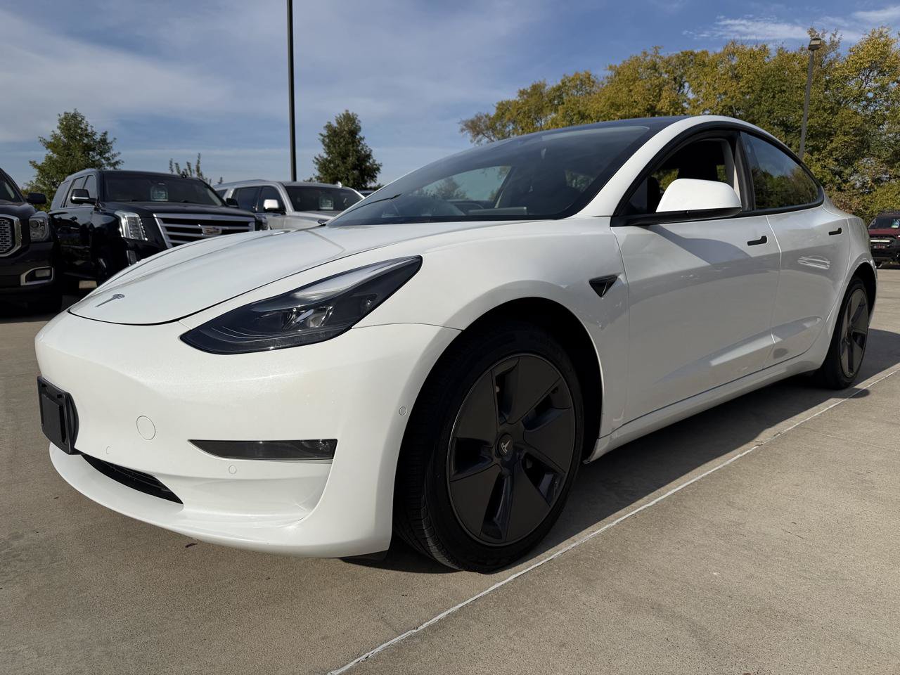 Used 2022 Tesla Model 3 Long Range AWD/4WD image 2